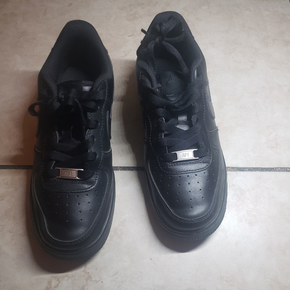 Black Nike Air Force 1